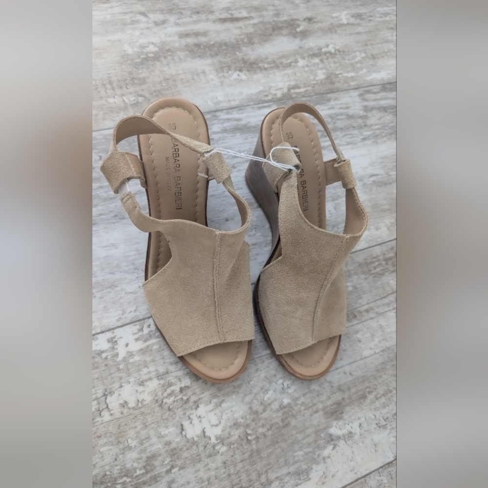 Barbara Barbieri Made In Italy  Leather Suede Wedge Sandals Light Weight 9.5 Tan